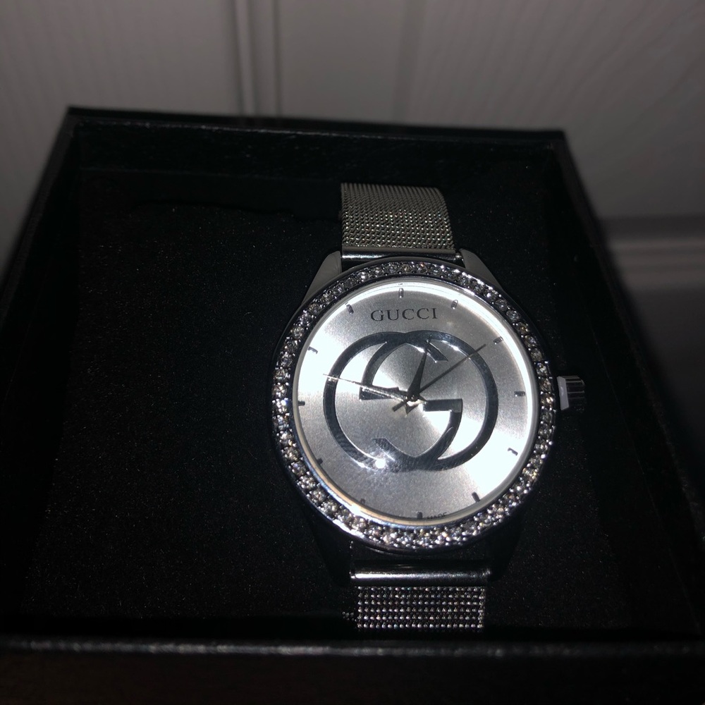 Gucci watch men’s/women’s